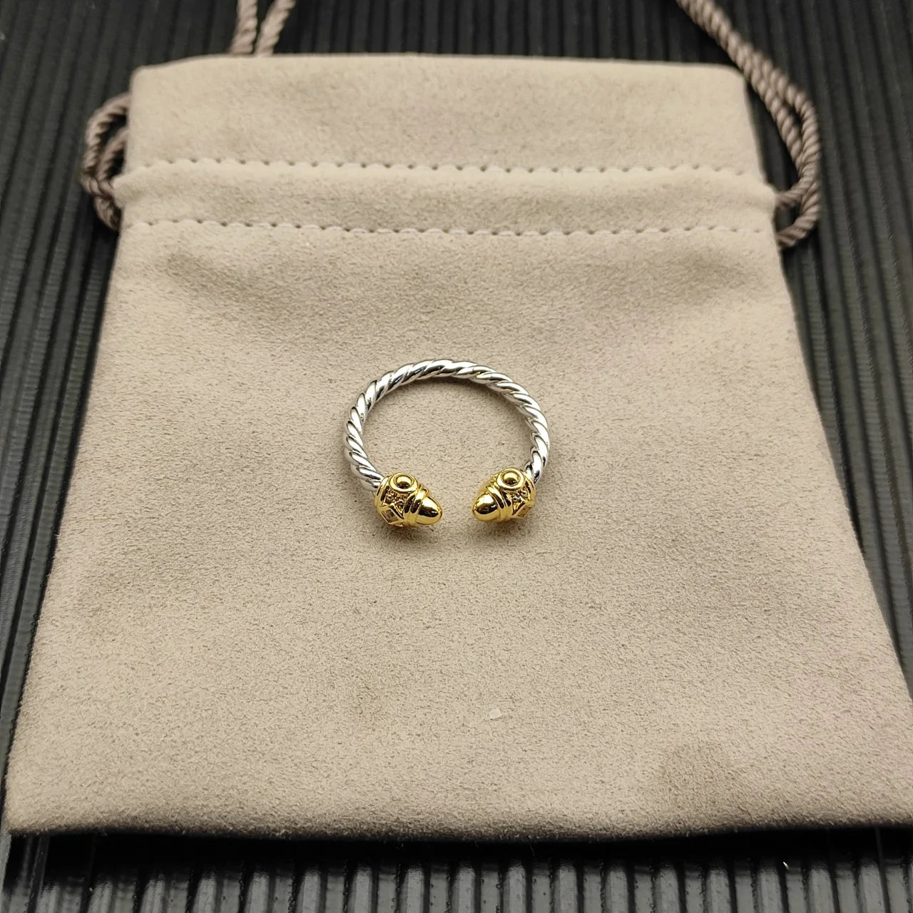 2025 New High Quality DY Elegant Crystal Ring Smooth Finish Christmas Gift High Quality Jewelry Fashion Accessory