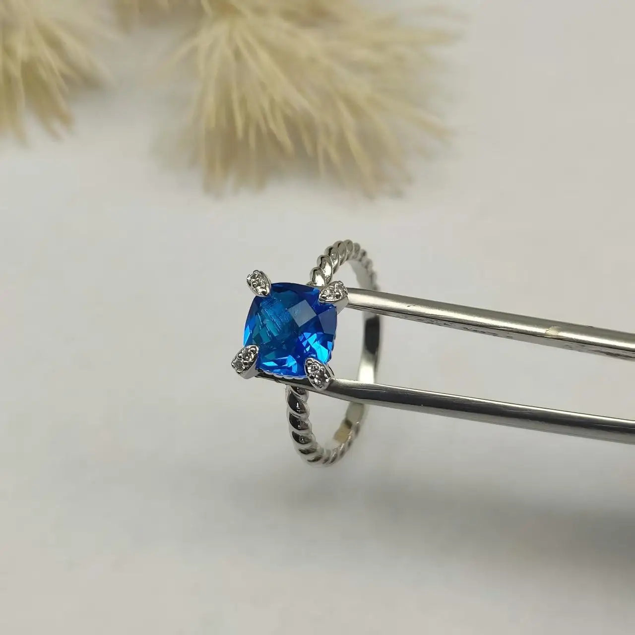 2025 New High Quality DY Elegant Crystal Ring Smooth Finish Christmas Gift High Quality Jewelry Fashion Accessory