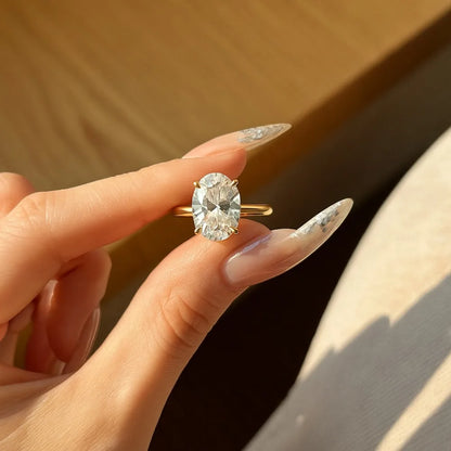 2026 New Personalized Fashion Oval Diamond Ring, Classic Four-claw Wedding Ring, Female