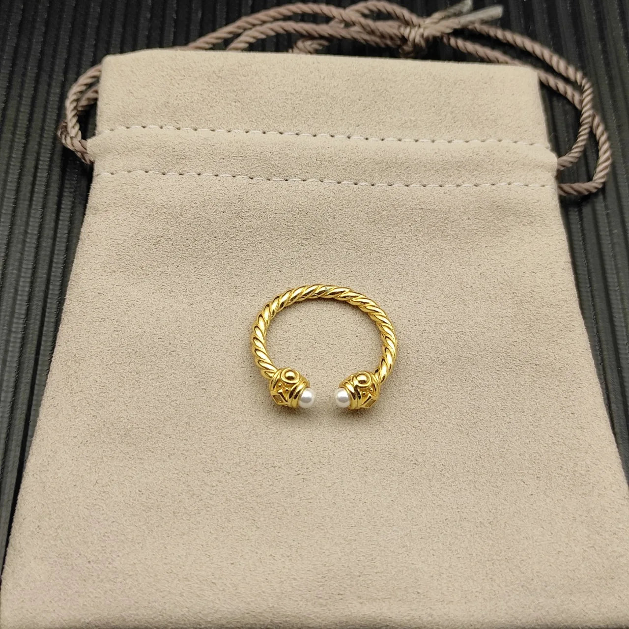 2025 New High Quality DY Elegant Crystal Ring Smooth Finish Christmas Gift High Quality Jewelry Fashion Accessory