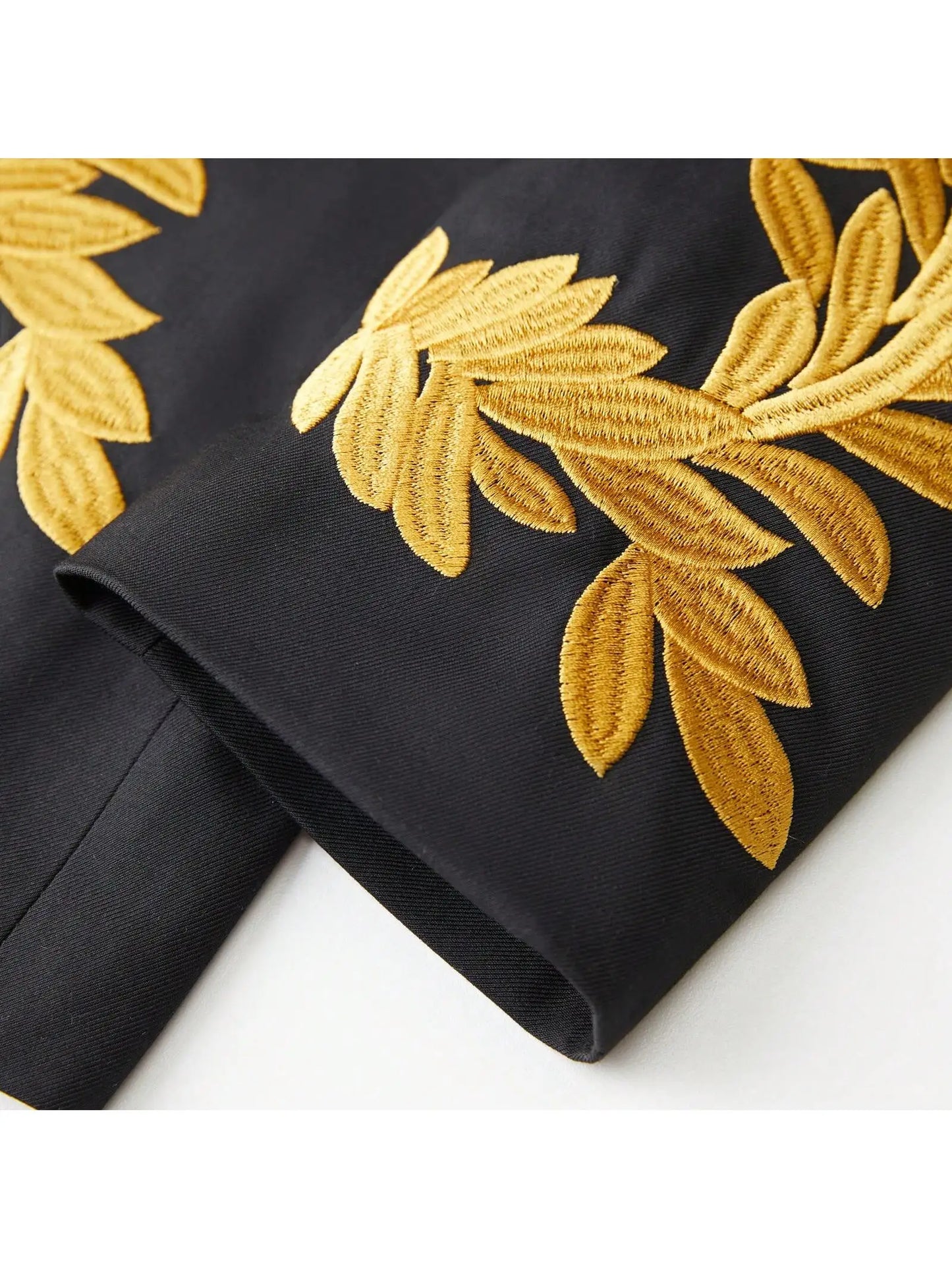 Men's floral embroidery slim-fitting single-button two-piece suit, suitable for parties, evening events, weddings, banquets, and