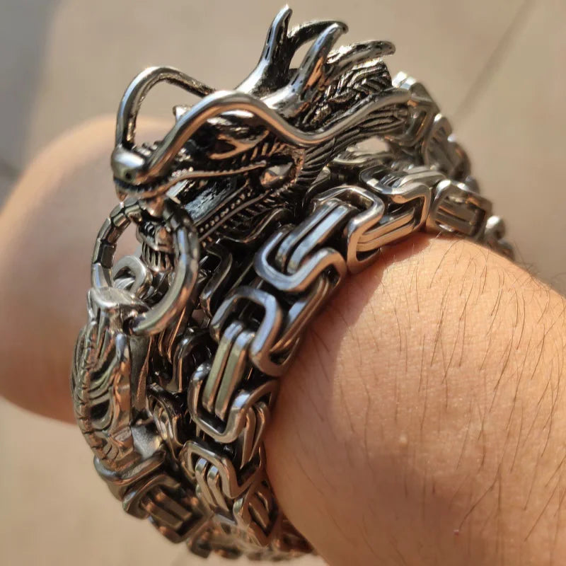 Dragon Head Pendants Bracelets EDC Self Defense Whip Titanium Steel Necklace Fashion Jewlery Waist Mens Gadgets For Cool Gifts