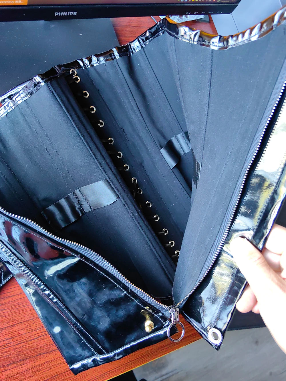 Women Heavy Corset Hand Made Bustier With Locks AndKeys Lace Up Steel Boned Shaping Tops BlacK Patent Leather Gothic Bodices